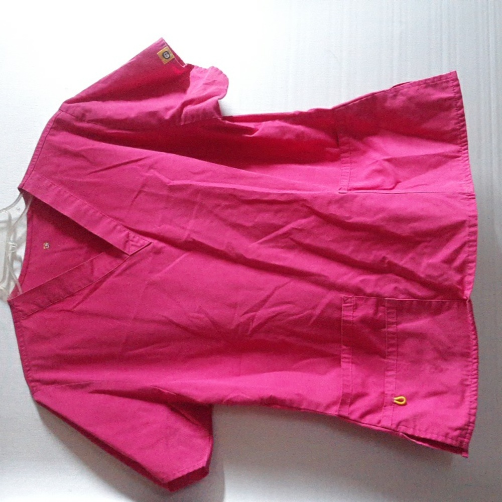 Spread Good Cheer Size M Scrub Top (SKU 400)